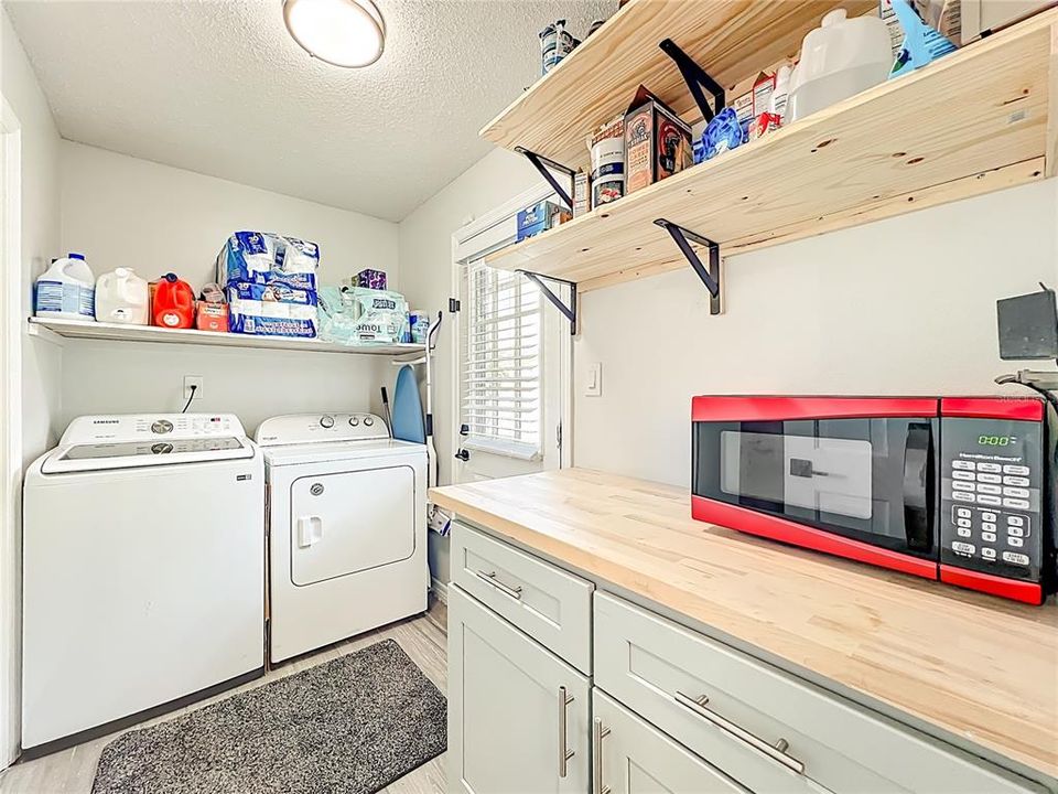 Под контрактом: $539,000 (3 спален, 2 ванн, 1867 Квадратных фут)