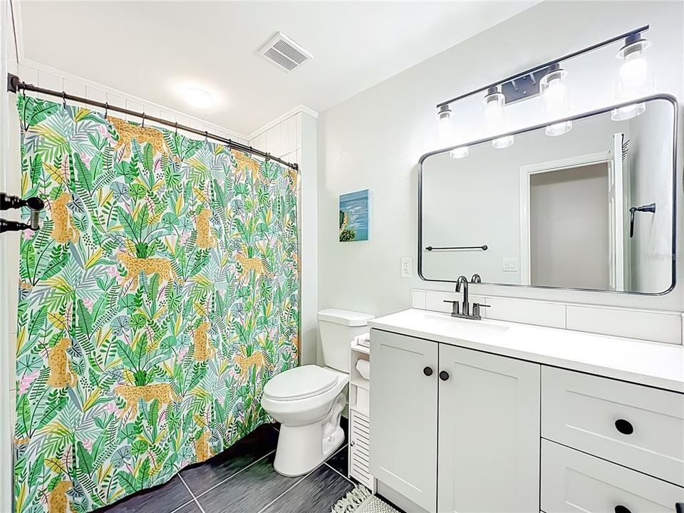 Под контрактом: $539,000 (3 спален, 2 ванн, 1867 Квадратных фут)