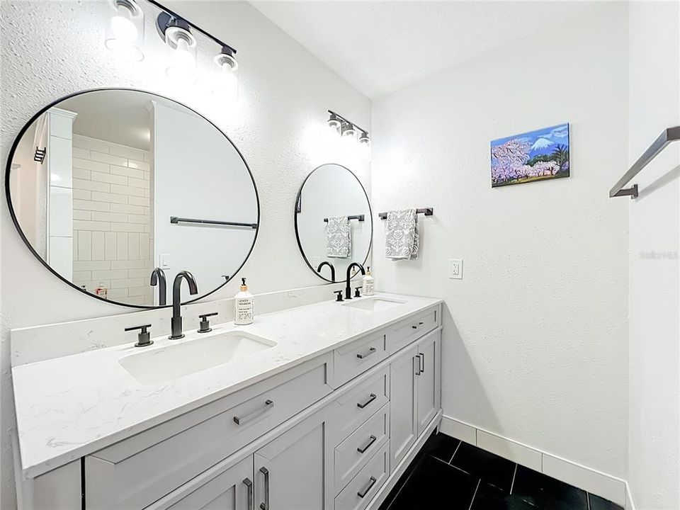 Под контрактом: $539,000 (3 спален, 2 ванн, 1867 Квадратных фут)