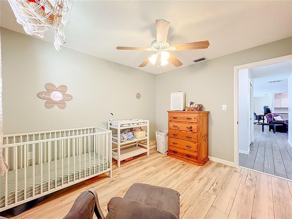 Под контрактом: $539,000 (3 спален, 2 ванн, 1867 Квадратных фут)