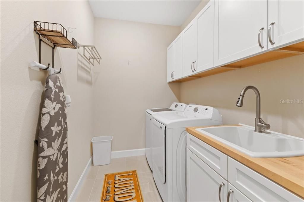 For Rent: $5,000 (2 beds, 2 baths, 1500 Square Feet)