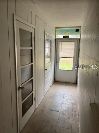 Active With Contract: $1,700 (1 beds, 1 baths, 700 Square Feet)