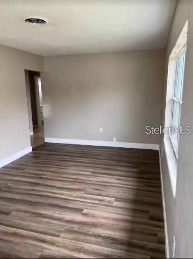 Active With Contract: $1,700 (1 beds, 1 baths, 700 Square Feet)