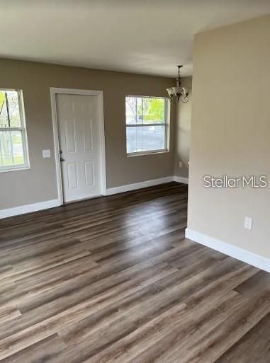 Active With Contract: $1,700 (1 beds, 1 baths, 700 Square Feet)