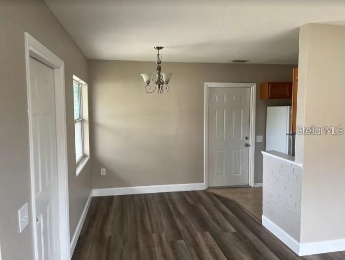 Active With Contract: $1,700 (1 beds, 1 baths, 700 Square Feet)