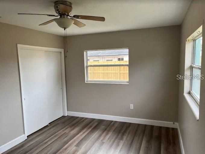 Active With Contract: $1,700 (1 beds, 1 baths, 700 Square Feet)