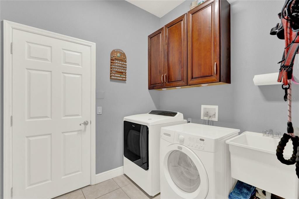 Active With Contract: $599,000 (4 beds, 2 baths, 2247 Square Feet)