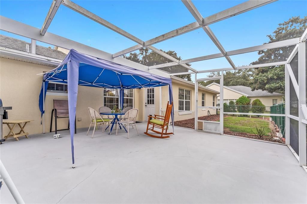 Под контрактом: $269,888 (3 спален, 2 ванн, 1869 Квадратных фут)