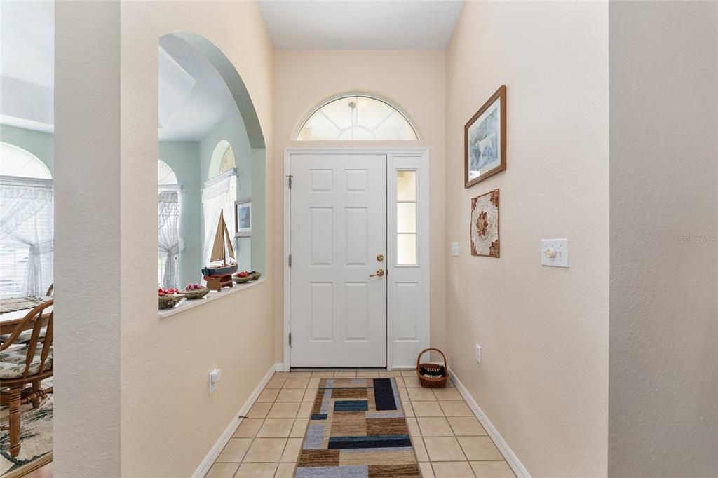 Под контрактом: $269,888 (3 спален, 2 ванн, 1869 Квадратных фут)