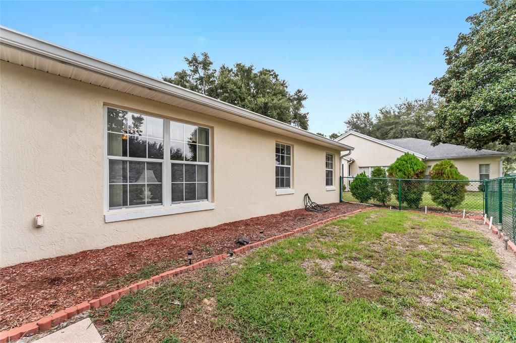 Под контрактом: $269,888 (3 спален, 2 ванн, 1869 Квадратных фут)