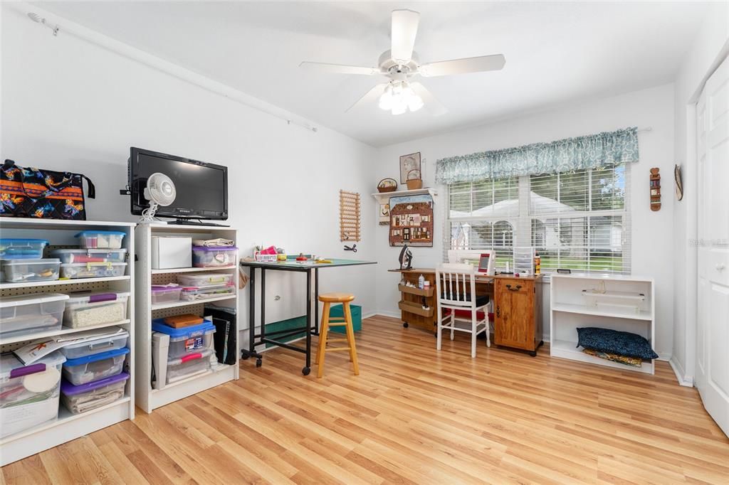 Под контрактом: $269,888 (3 спален, 2 ванн, 1869 Квадратных фут)