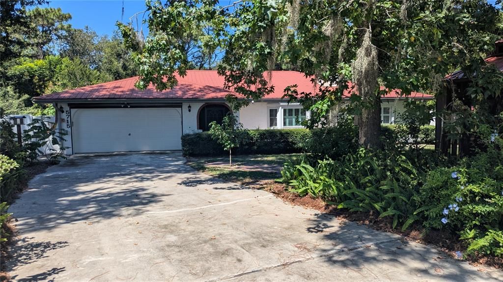 Recently Sold: $255,000 (3 beds, 2 baths, 1627 Square Feet)