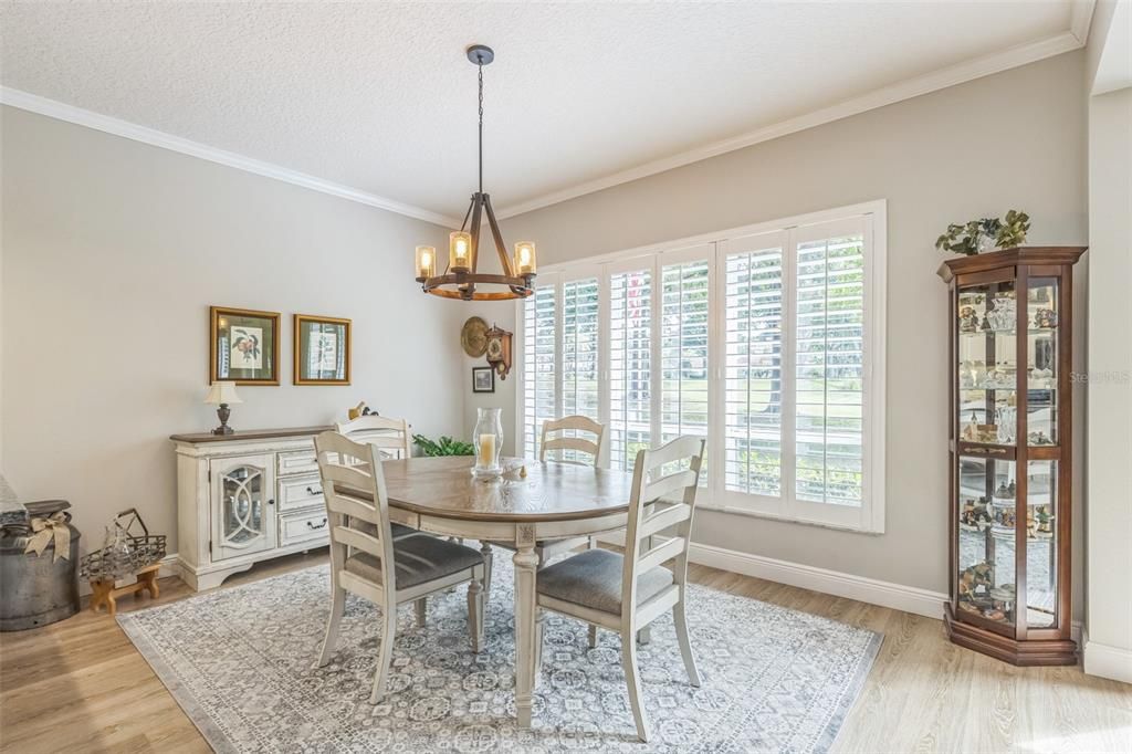 合同活跃: $440,000 (3 贝兹, 2 浴室, 2223 平方英尺)