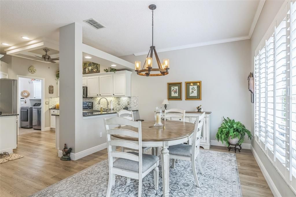 合同活跃: $440,000 (3 贝兹, 2 浴室, 2223 平方英尺)