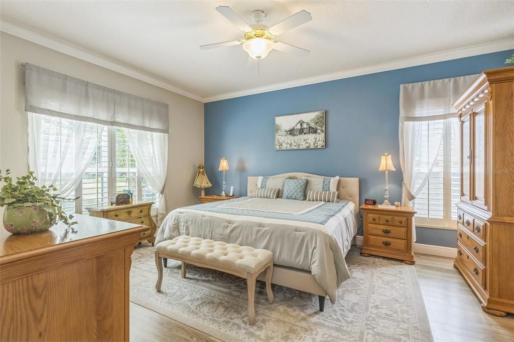 合同活跃: $440,000 (3 贝兹, 2 浴室, 2223 平方英尺)