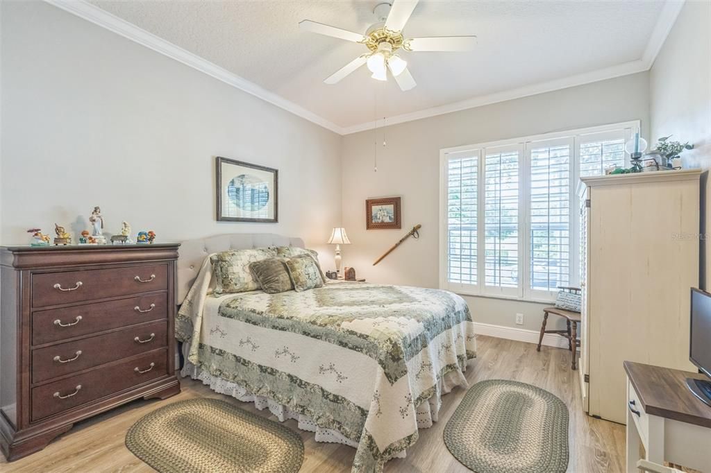 合同活跃: $440,000 (3 贝兹, 2 浴室, 2223 平方英尺)