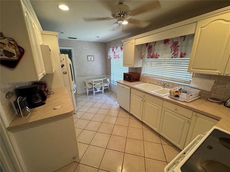 For Rent: $3,000 (2 beds, 2 baths, 1330 Square Feet)