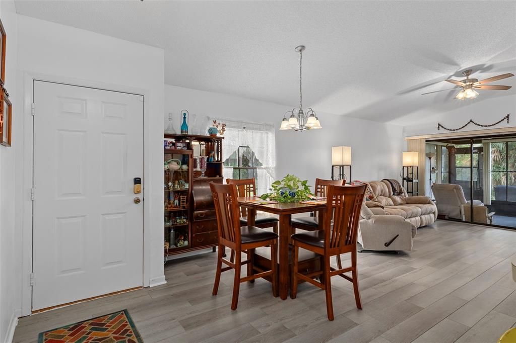 待售: $214,900 (3 贝兹, 2 浴室, 1202 平方英尺)