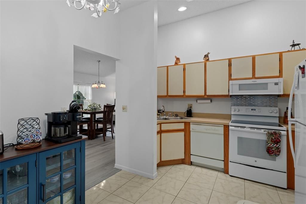 待售: $214,900 (3 贝兹, 2 浴室, 1202 平方英尺)