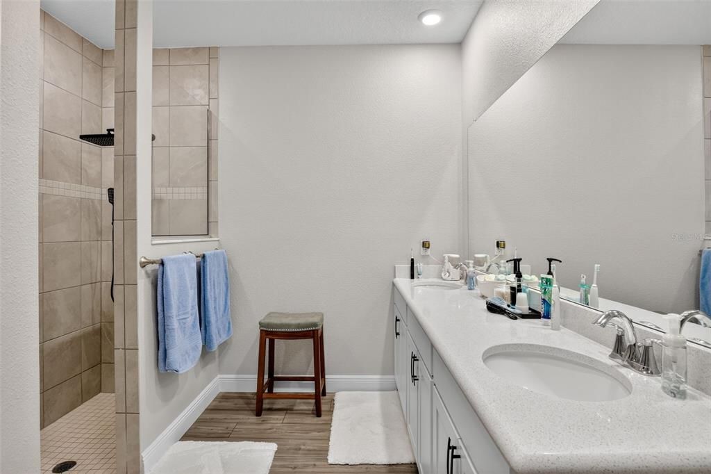 For Sale: $462,900 (3 beds, 2 baths, 2729 Square Feet)