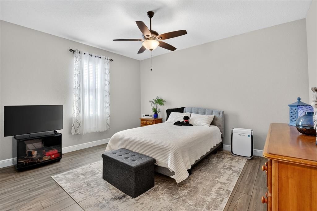 For Sale: $462,900 (3 beds, 2 baths, 2729 Square Feet)