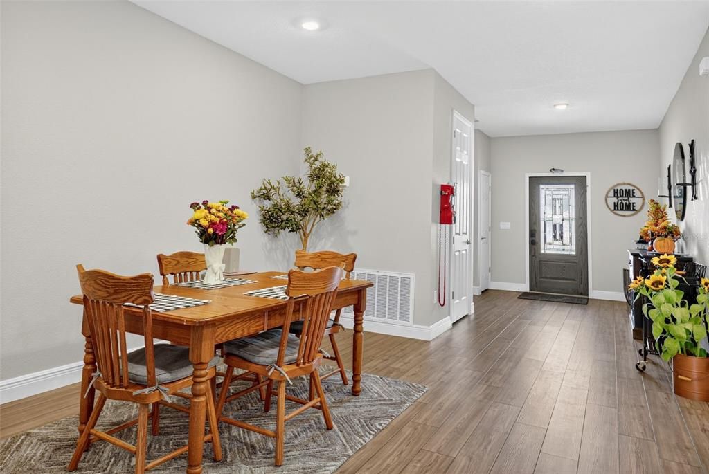 For Sale: $462,900 (3 beds, 2 baths, 2729 Square Feet)