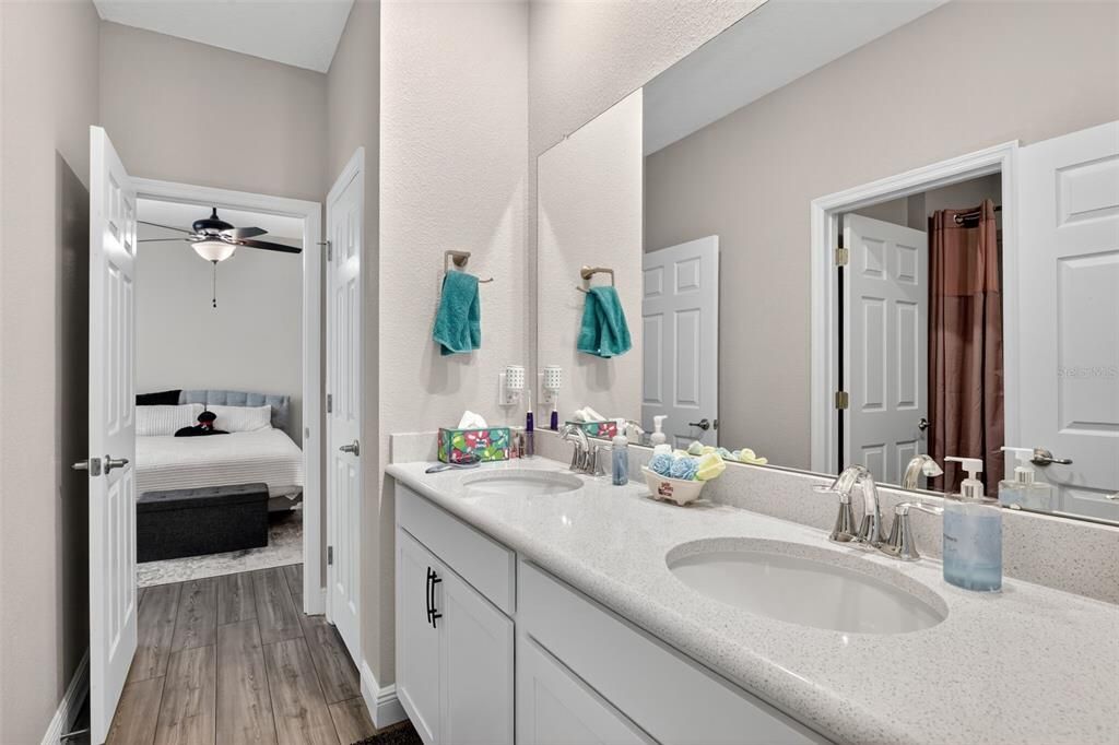 For Sale: $462,900 (3 beds, 2 baths, 2729 Square Feet)