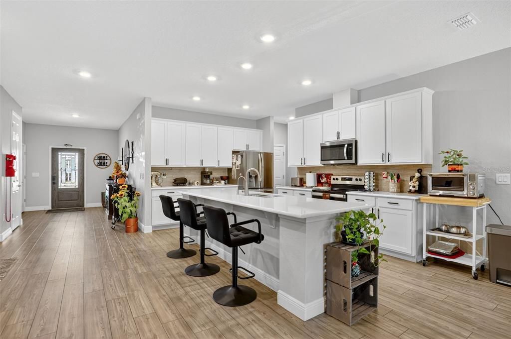 For Sale: $462,900 (3 beds, 2 baths, 2729 Square Feet)