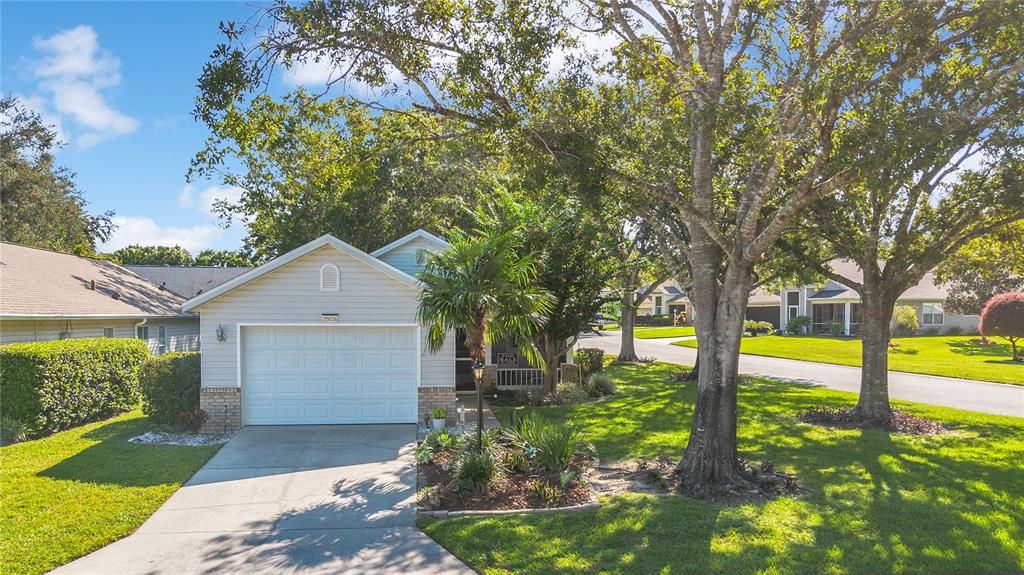 Active With Contract: $235,000 (2 beds, 2 baths, 1095 Square Feet)