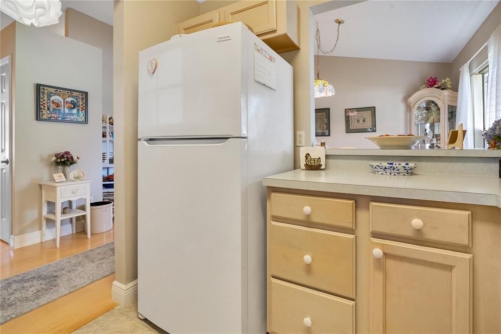 Active With Contract: $235,000 (2 beds, 2 baths, 1095 Square Feet)