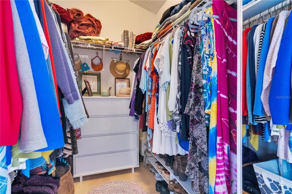 Active With Contract: $235,000 (2 beds, 2 baths, 1095 Square Feet)