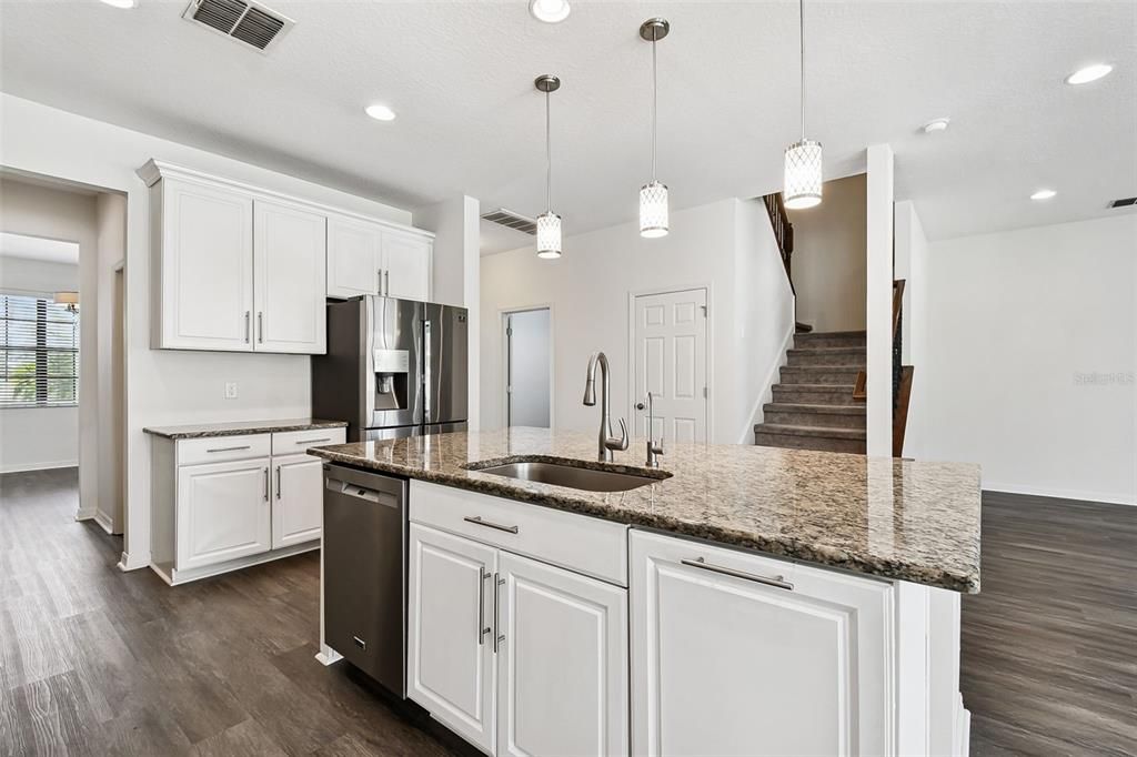 Active With Contract: $669,900 (5 beds, 4 baths, 3531 Square Feet)