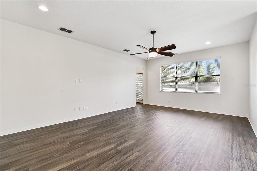 Active With Contract: $669,900 (5 beds, 4 baths, 3531 Square Feet)