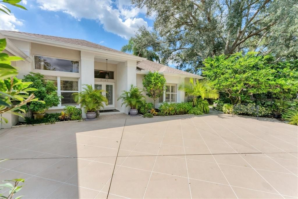 Active With Contract: $740,000 (3 beds, 2 baths, 2227 Square Feet)