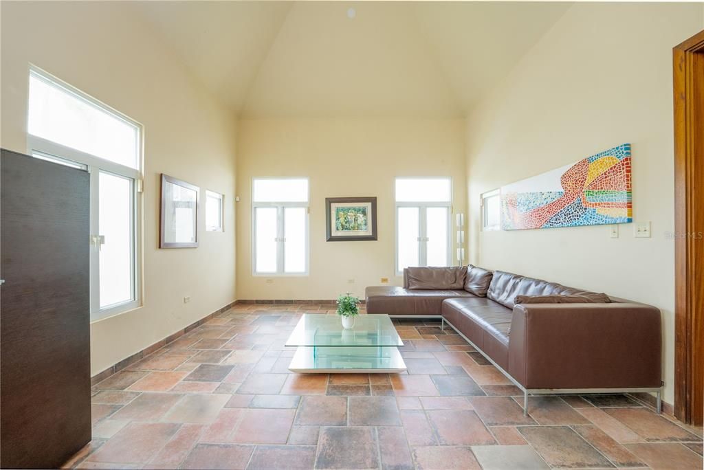 For Rent: $6,500 (4 beds, 3 baths, 4371 Square Feet)