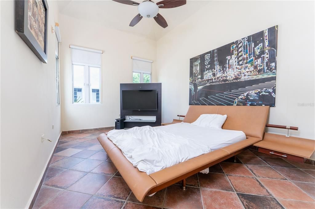 For Rent: $6,500 (4 beds, 3 baths, 4371 Square Feet)