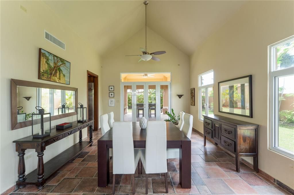 For Rent: $6,500 (4 beds, 3 baths, 4371 Square Feet)