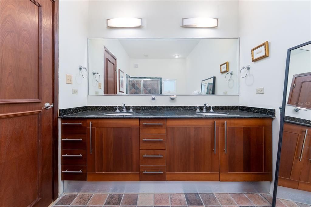 For Rent: $6,500 (4 beds, 3 baths, 4371 Square Feet)