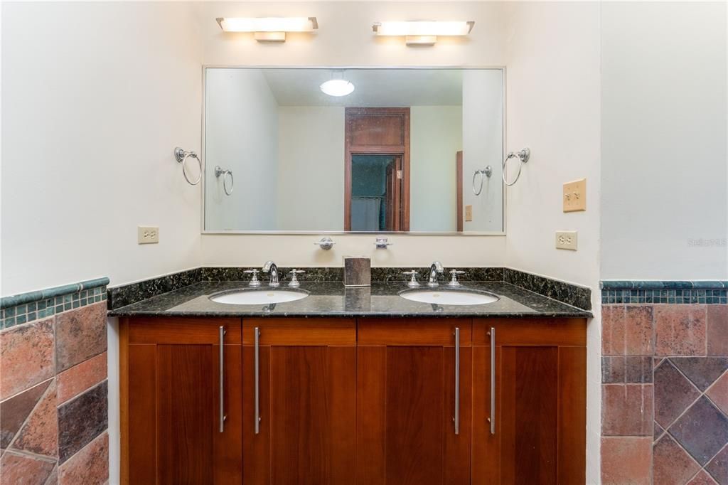 For Rent: $6,500 (4 beds, 3 baths, 4371 Square Feet)