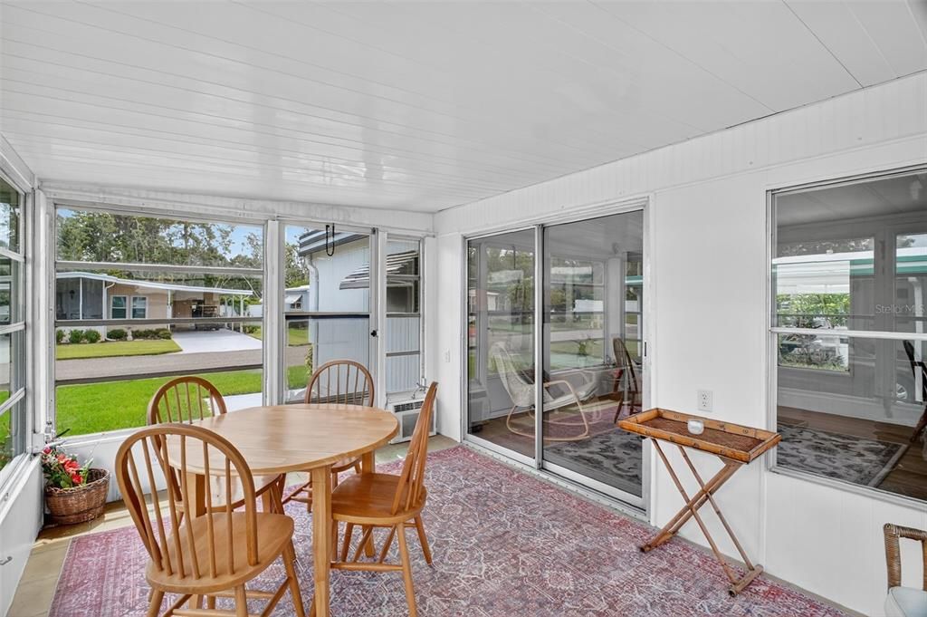 For Sale: $99,500 (2 beds, 1 baths, 784 Square Feet)