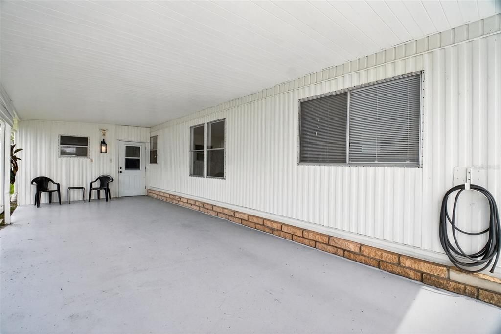 For Sale: $99,500 (2 beds, 1 baths, 784 Square Feet)