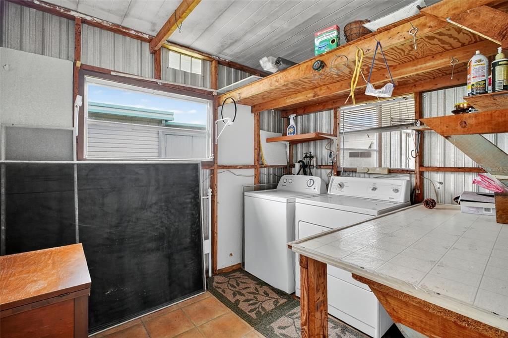 For Sale: $99,500 (2 beds, 1 baths, 784 Square Feet)