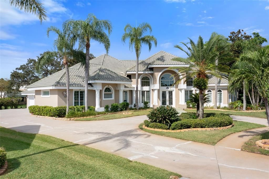 For Sale: $1,500,000 (5 beds, 4 baths, 4703 Square Feet)