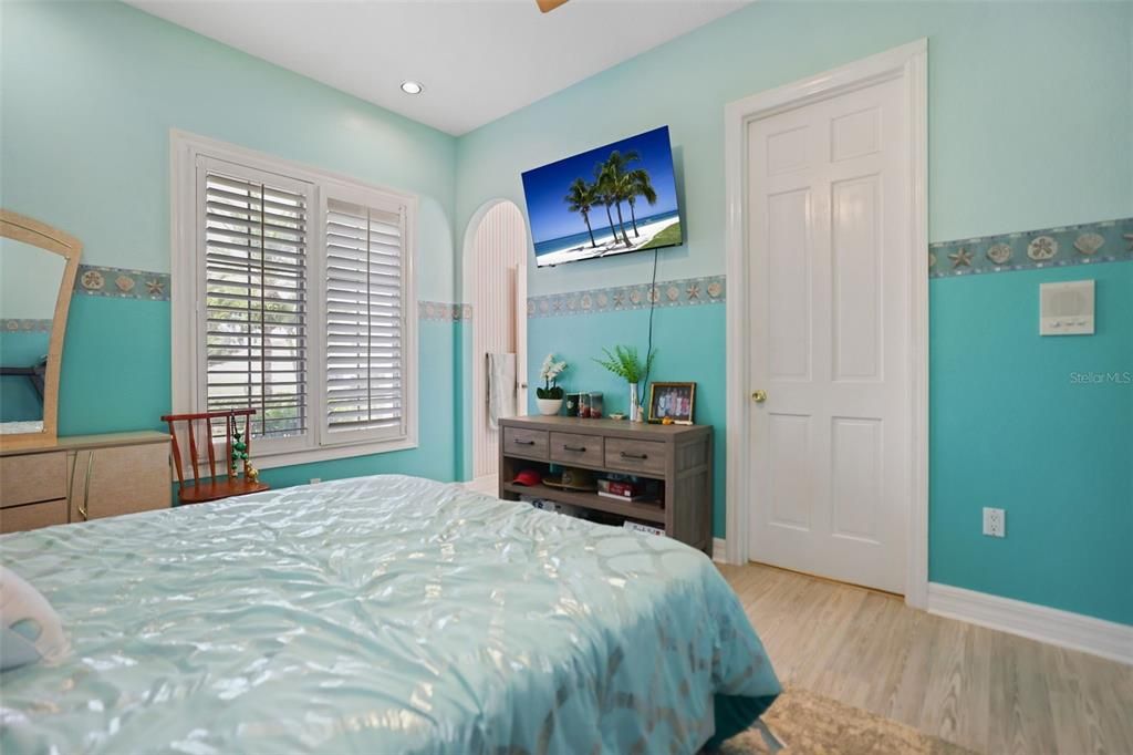 For Sale: $1,500,000 (5 beds, 4 baths, 4703 Square Feet)