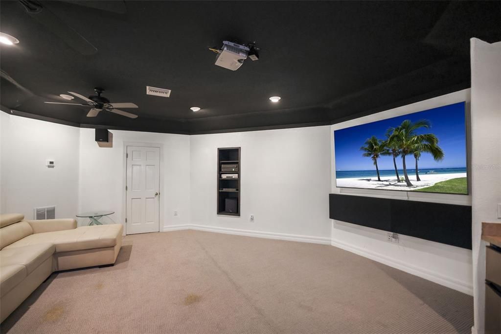 For Sale: $1,500,000 (5 beds, 4 baths, 4703 Square Feet)