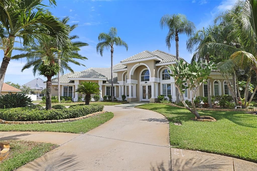 For Sale: $1,500,000 (5 beds, 4 baths, 4703 Square Feet)