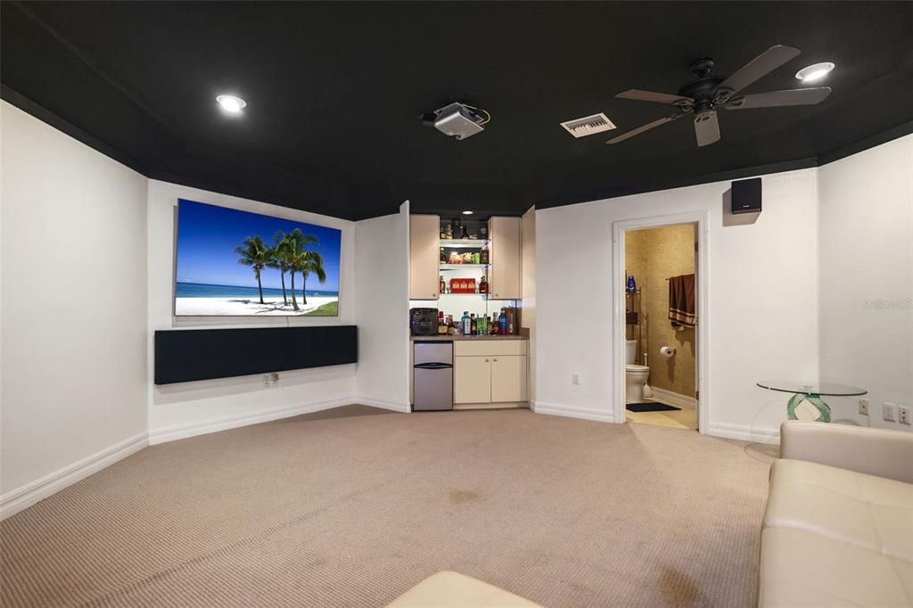 For Sale: $1,500,000 (5 beds, 4 baths, 4703 Square Feet)