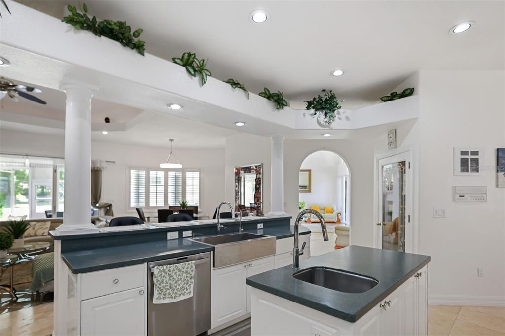 For Sale: $1,500,000 (5 beds, 4 baths, 4703 Square Feet)