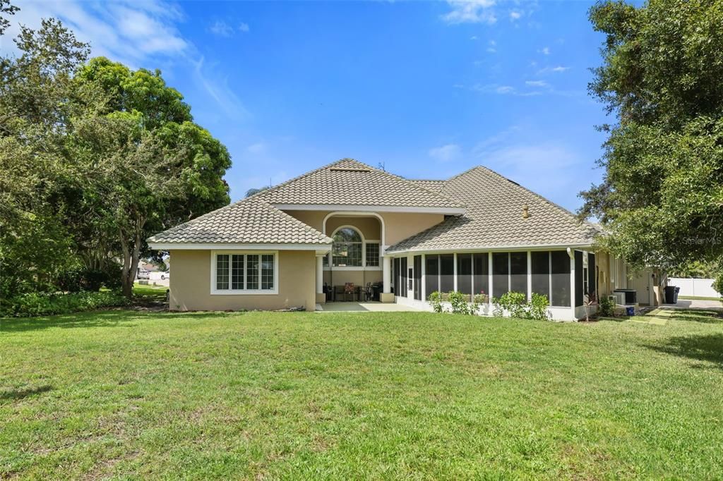 For Sale: $1,500,000 (5 beds, 4 baths, 4703 Square Feet)