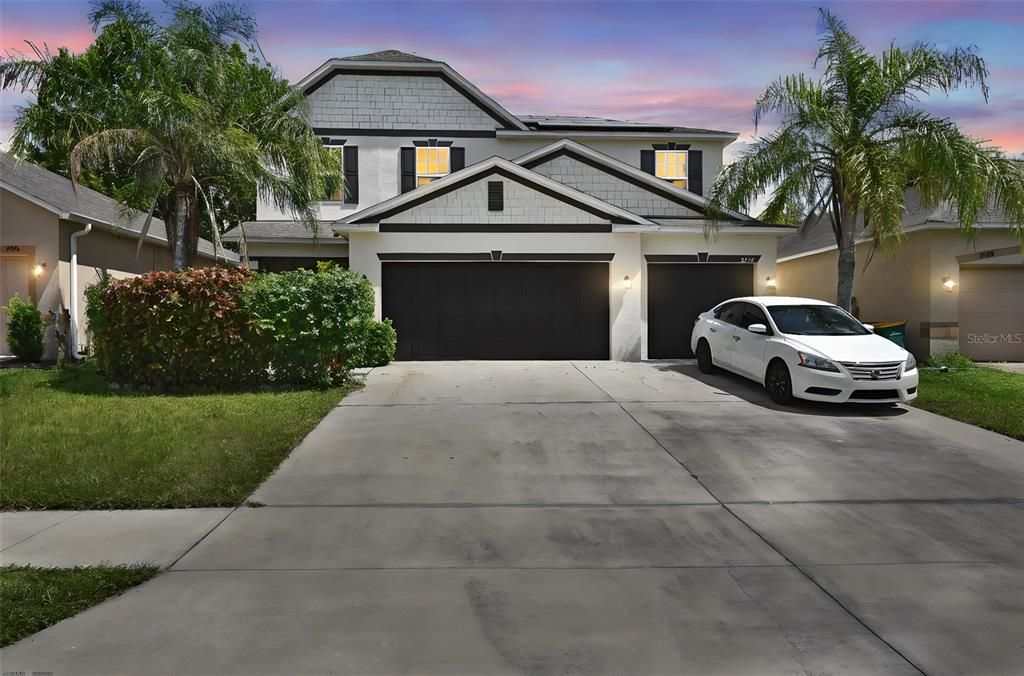 Recently Sold: $329,500 (4 beds, 2 baths, 2399 Square Feet)